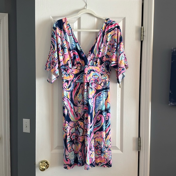 Lilly Pulitzer v neck dress, EUC, size M - Picture 1 of 6